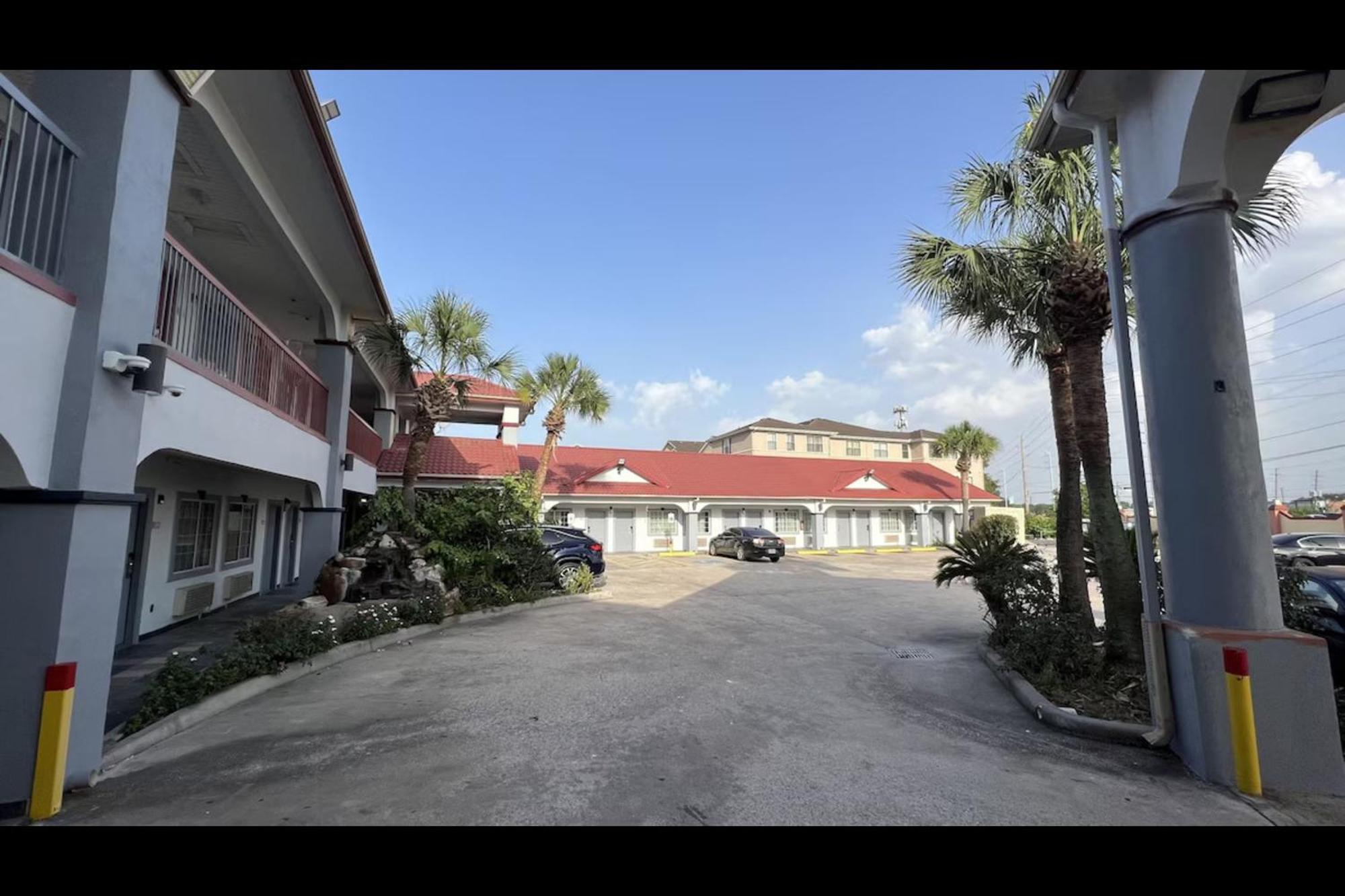 Kiwi Inn Willowbrook Hwy249 Louetta Экстерьер фото