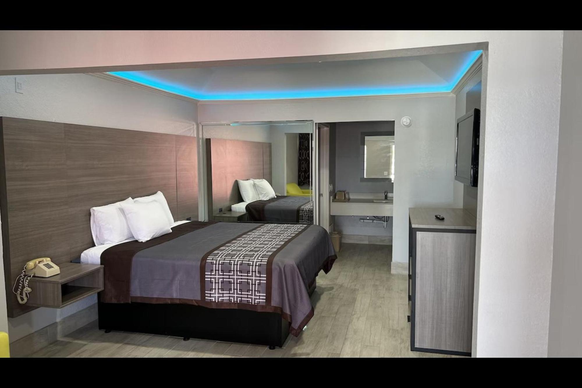 Kiwi Inn Willowbrook Hwy249 Louetta Экстерьер фото